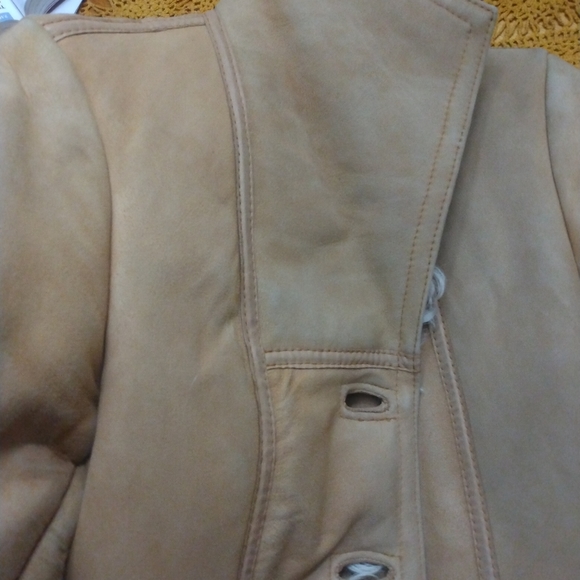 Genuine Lambskin(sheep) leather coat/jacket,long curly fur, Made in Scotland - Picture 7 of 9